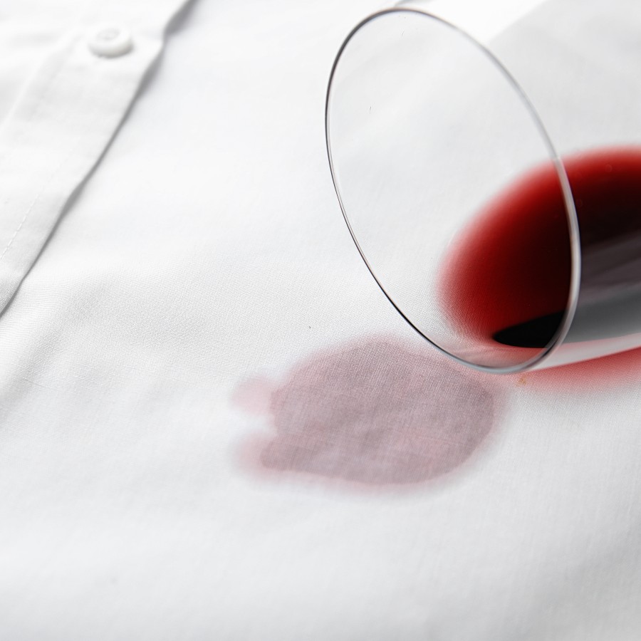 Comment retirer une tache de vin rouge sur vos tissus les plus fragiles ?